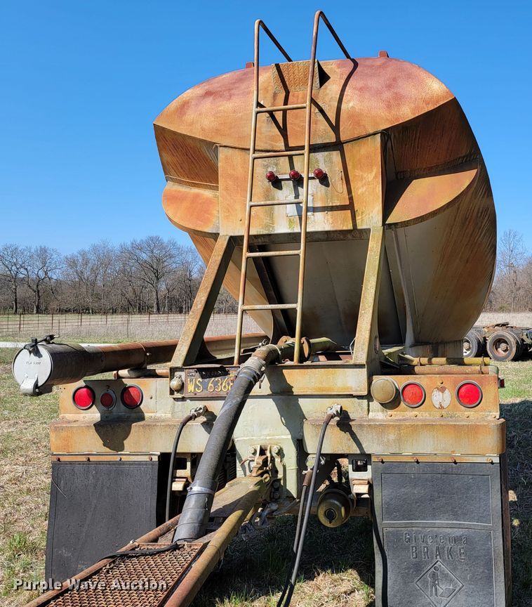 image for item HG9497 1965 Industrial Western SPS45  pneumatic dry bulk pup trailer