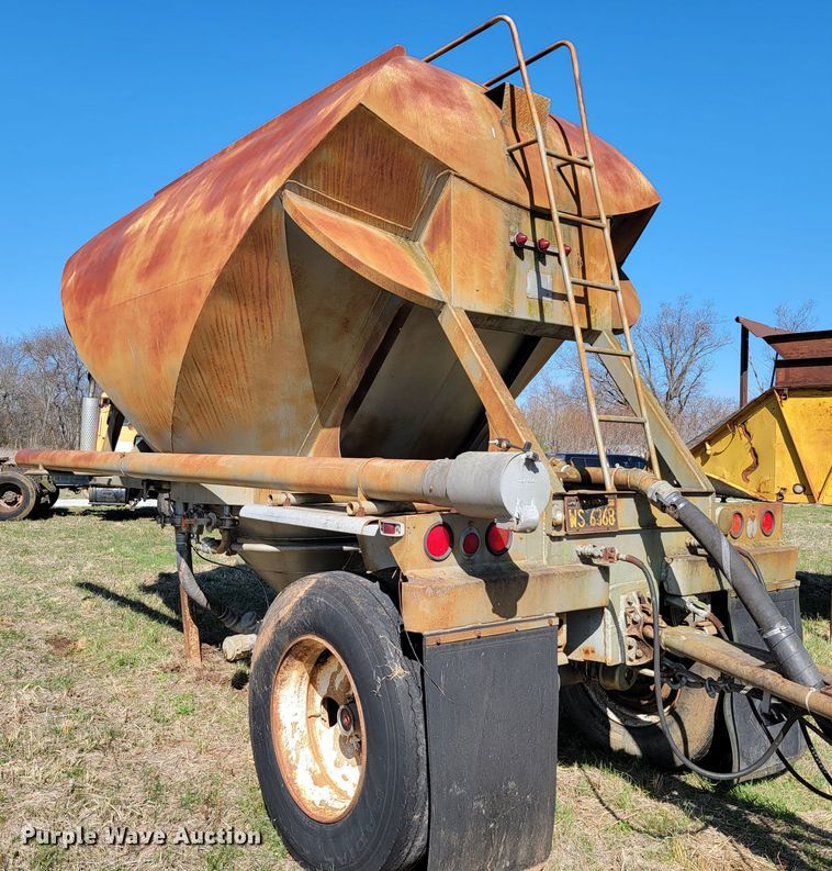 image for item HG9497 1965 Industrial Western SPS45  pneumatic dry bulk pup trailer