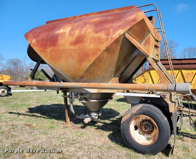 image for item HG9497 1965 Industrial Western SPS45  pneumatic dry bulk pup trailer