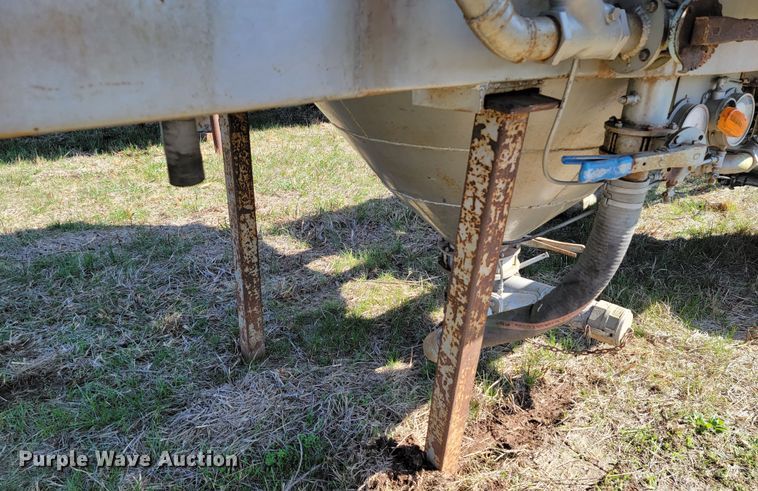 image for item HG9497 1965 Industrial Western SPS45  pneumatic dry bulk pup trailer