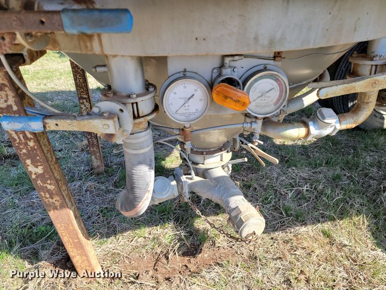 image for item HG9497 1965 Industrial Western SPS45  pneumatic dry bulk pup trailer