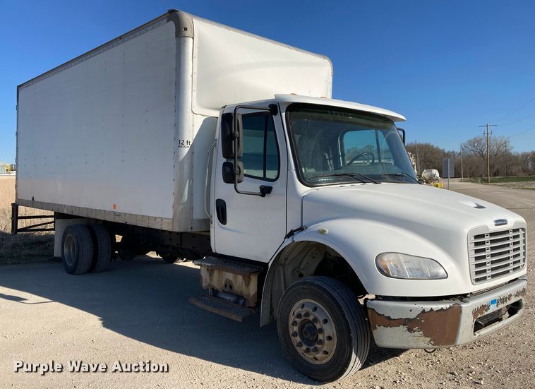 image for item HN9842 2016 Freightliner Business Class M2 106  box truck