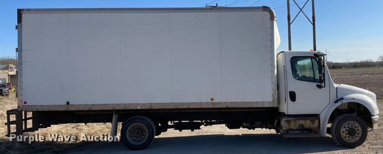 image for item HN9842 2016 Freightliner Business Class M2 106  box truck