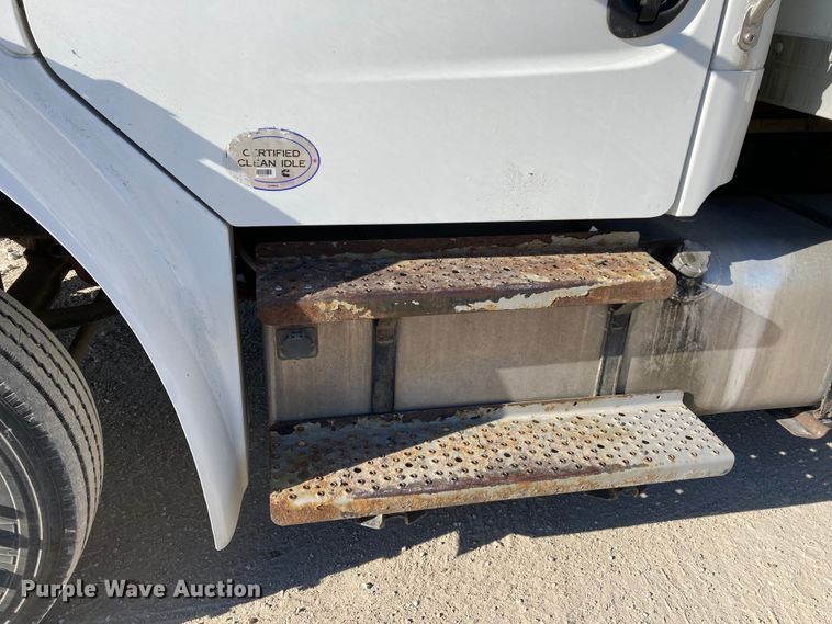 image for item HN9842 2016 Freightliner Business Class M2 106  box truck