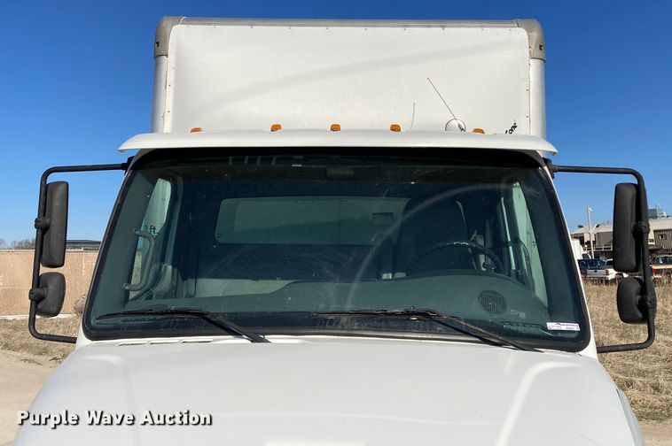 image for item HN9842 2016 Freightliner Business Class M2 106  box truck