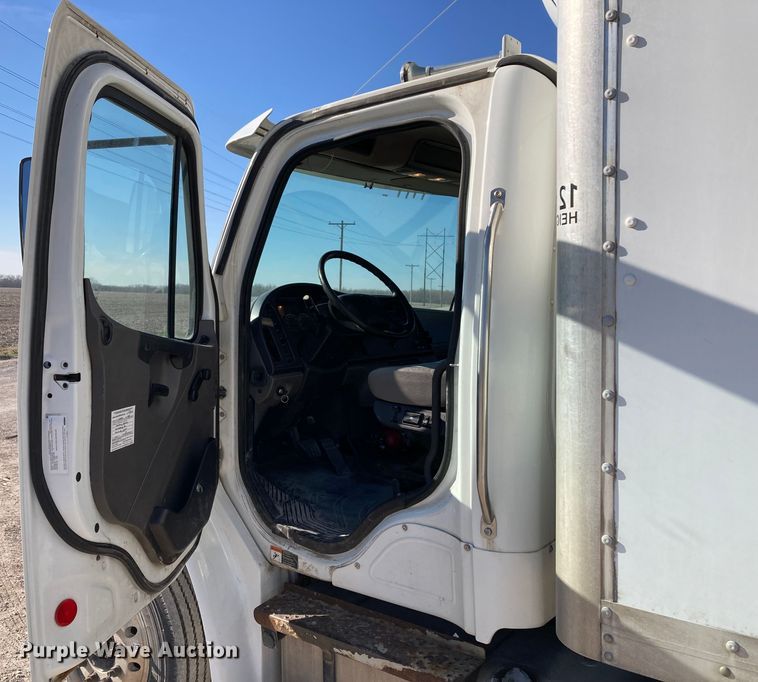 image for item HN9842 2016 Freightliner Business Class M2 106  box truck