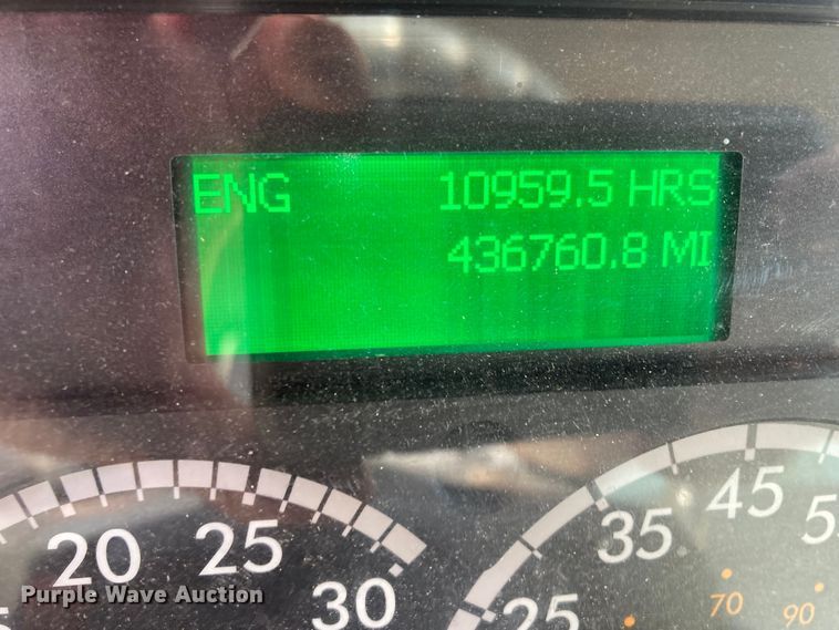 image for item HN9842 2016 Freightliner Business Class M2 106  box truck