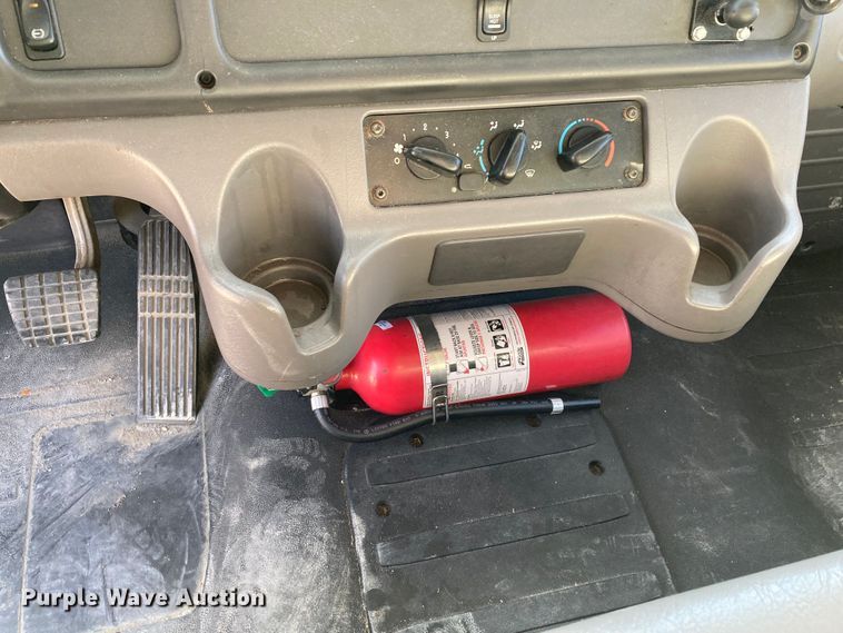 image for item HN9842 2016 Freightliner Business Class M2 106  box truck