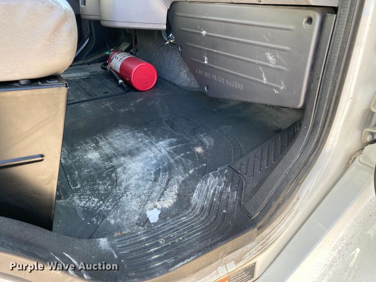 image for item HN9842 2016 Freightliner Business Class M2 106  box truck