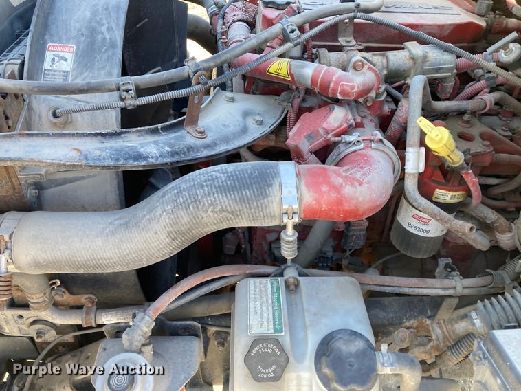 image for item HN9842 2016 Freightliner Business Class M2 106  box truck