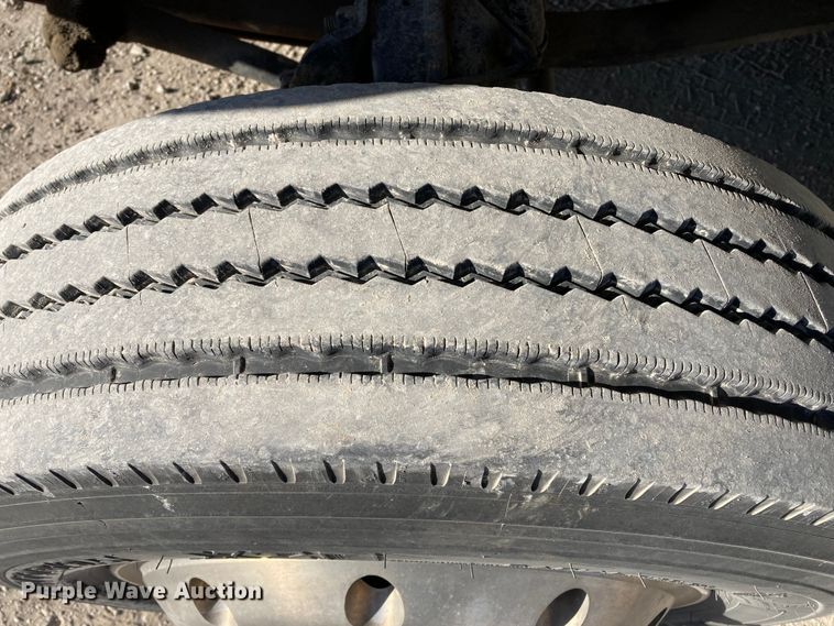 image for item HN9842 2016 Freightliner Business Class M2 106  box truck