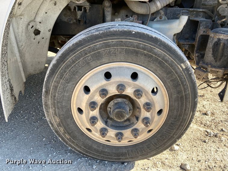 image for item HN9842 2016 Freightliner Business Class M2 106  box truck