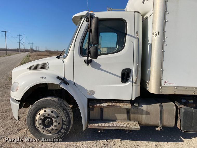 image for item HN9843 2016 Freightliner Business Class M2 106  box truck