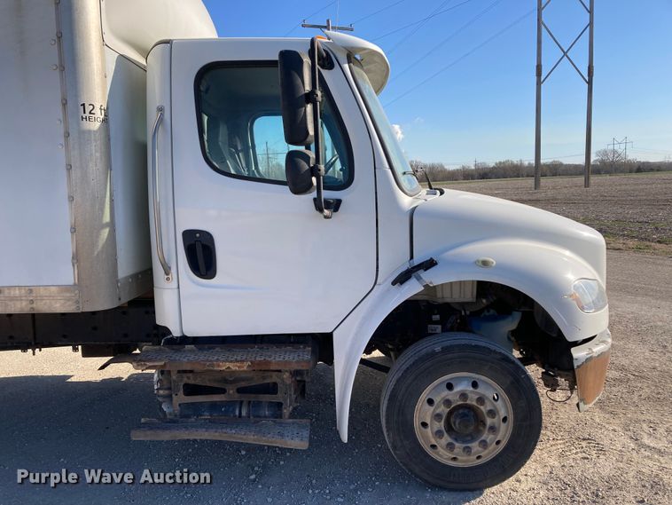 image for item HN9843 2016 Freightliner Business Class M2 106  box truck