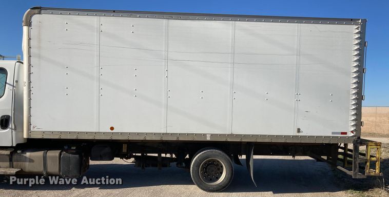 image for item HN9843 2016 Freightliner Business Class M2 106  box truck