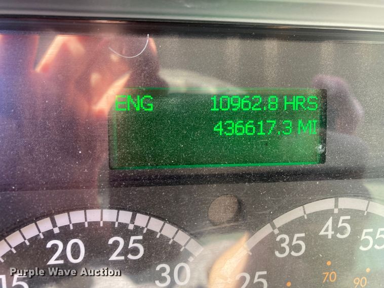 image for item HN9843 2016 Freightliner Business Class M2 106  box truck