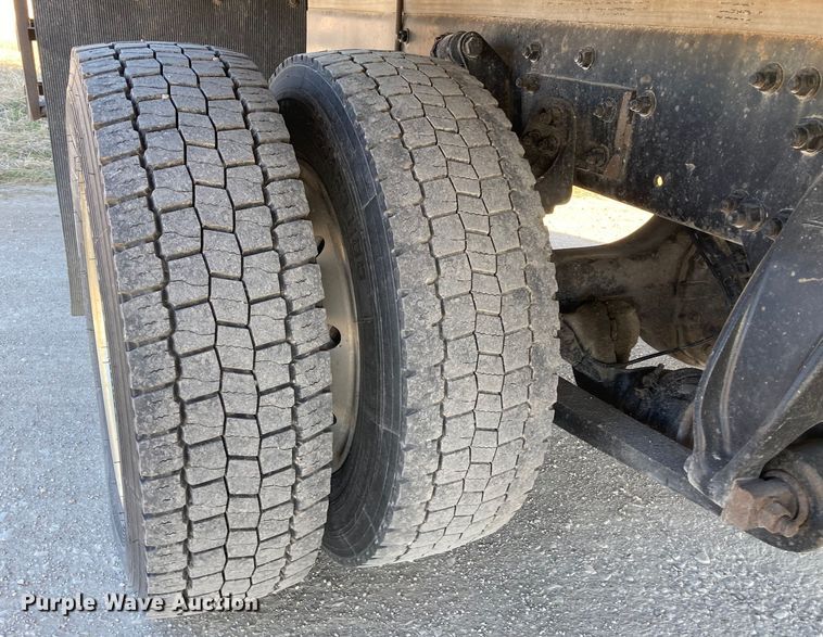 image for item HN9843 2016 Freightliner Business Class M2 106  box truck