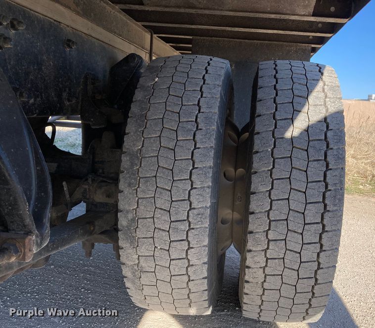 image for item HN9843 2016 Freightliner Business Class M2 106  box truck