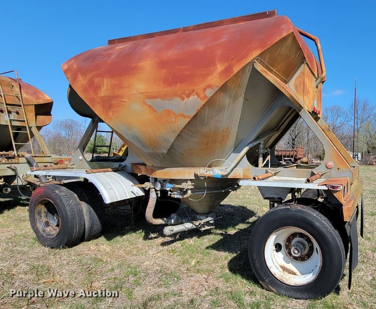 image for item HP9696 1965 Industrial Western SPT45  pneumatic dry bulk pup trailer