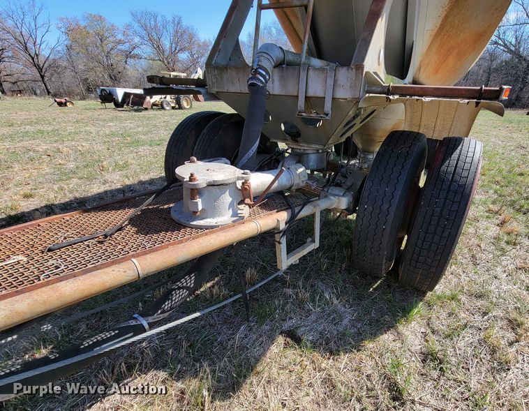 image for item HP9696 1965 Industrial Western SPT45  pneumatic dry bulk pup trailer