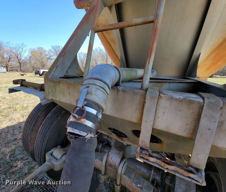 image for item HP9696 1965 Industrial Western SPT45  pneumatic dry bulk pup trailer