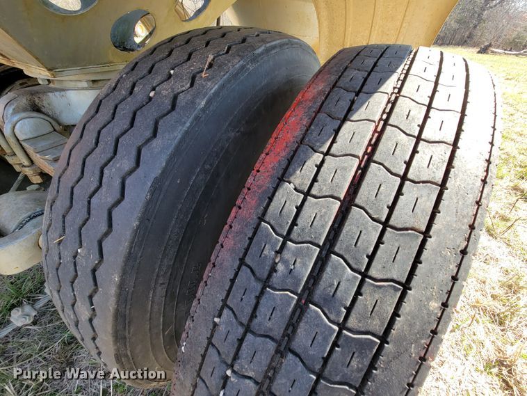 image for item HP9696 1965 Industrial Western SPT45  pneumatic dry bulk pup trailer