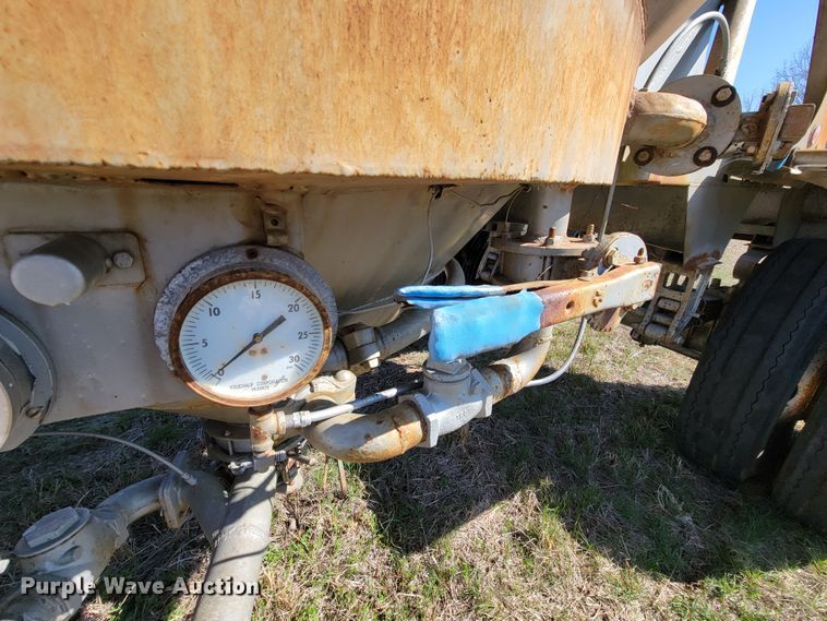 image for item HP9696 1965 Industrial Western SPT45  pneumatic dry bulk pup trailer