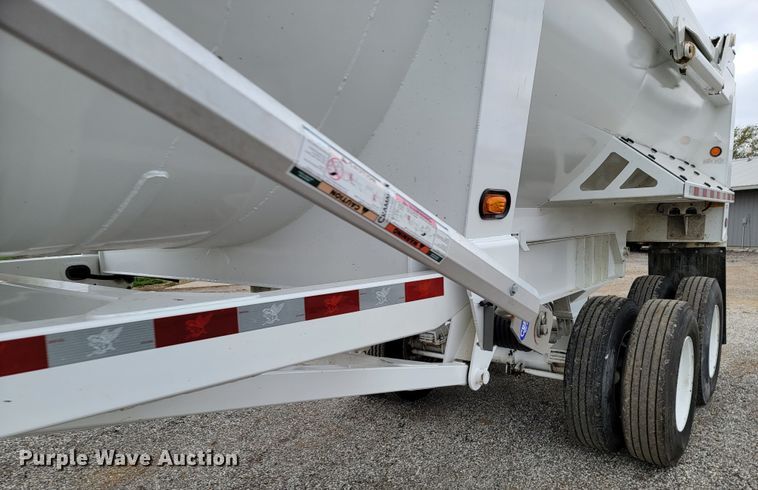 image for item HP9699 2019 Manac 4K228AB00  end dump trailer