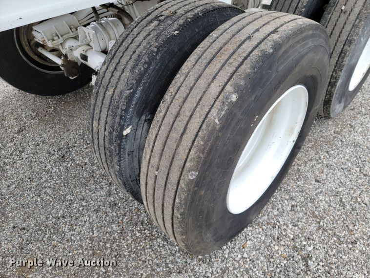 image for item HP9699 2019 Manac 4K228AB00  end dump trailer