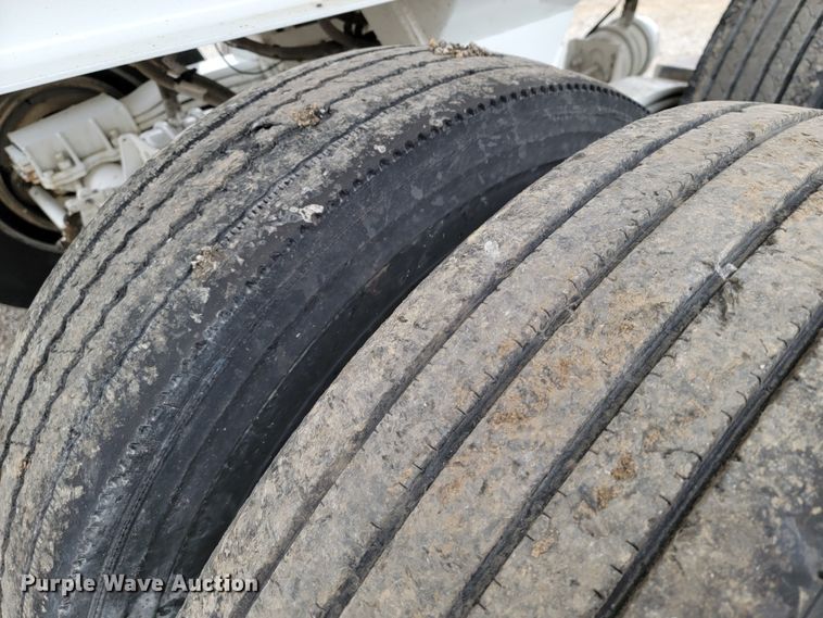 image for item HP9699 2019 Manac 4K228AB00  end dump trailer