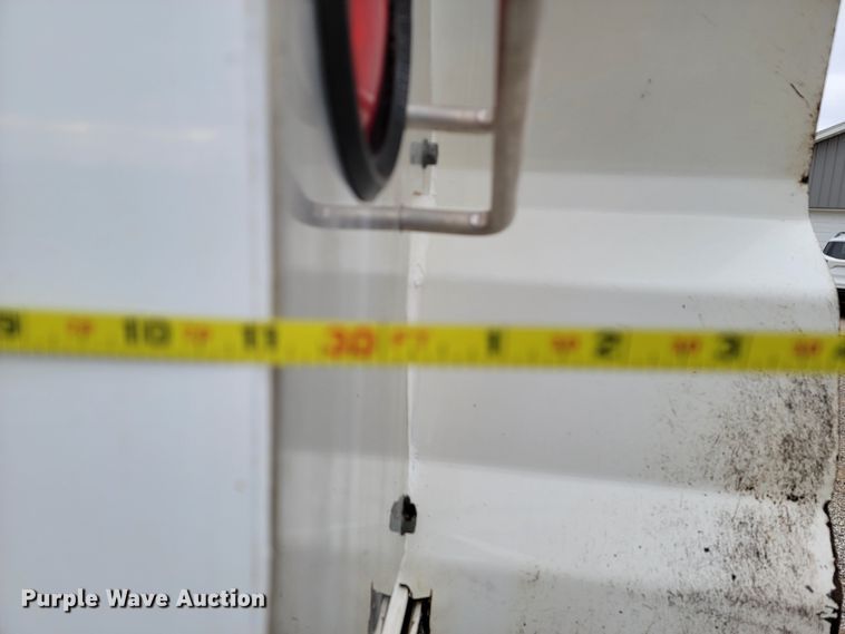 image for item HP9699 2019 Manac 4K228AB00  end dump trailer