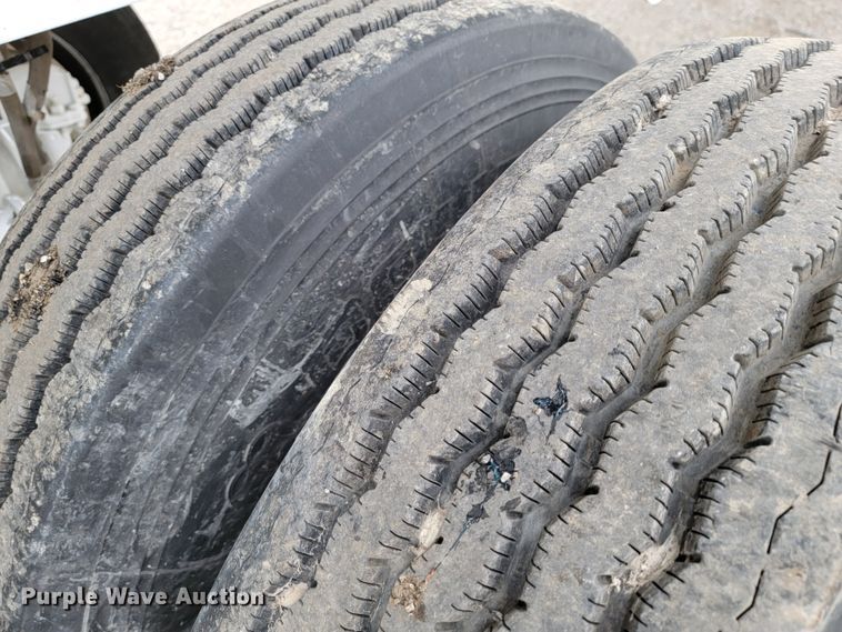 image for item HP9699 2019 Manac 4K228AB00  end dump trailer