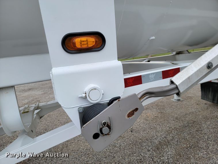 image for item HP9699 2019 Manac 4K228AB00  end dump trailer