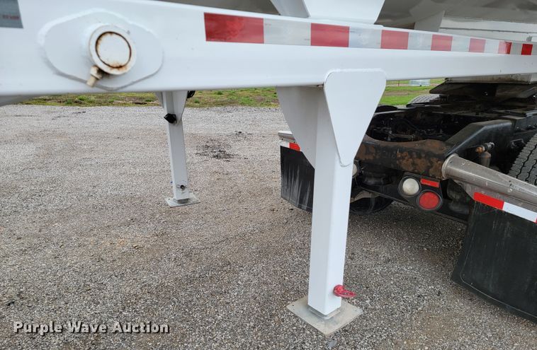 image for item HP9699 2019 Manac 4K228AB00  end dump trailer