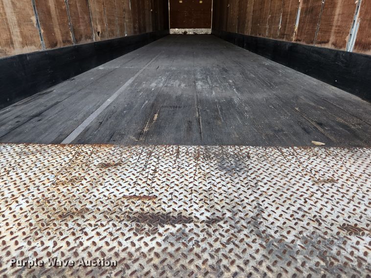 image for item JB9634 2004 Utility VS2DC  dry van trailer