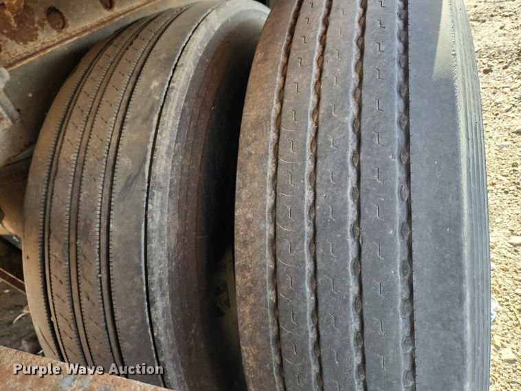 image for item JB9634 2004 Utility VS2DC  dry van trailer