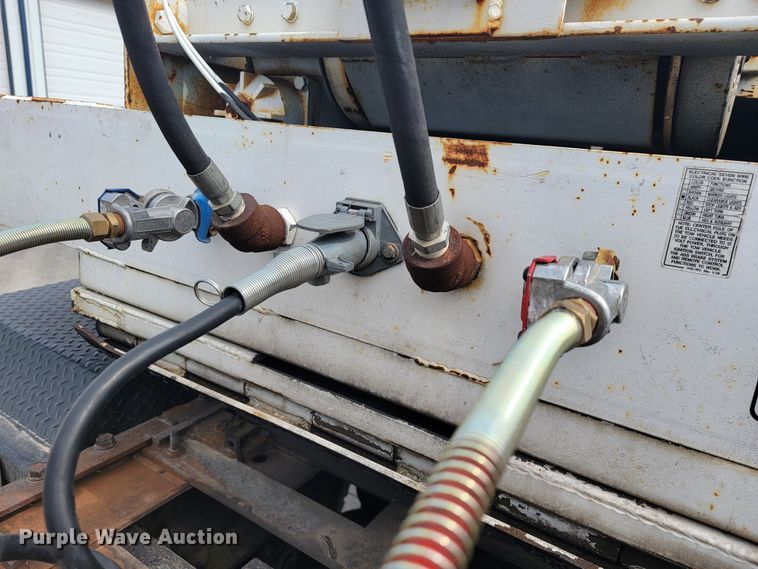 image for item JL9316 2006 Trail-Eze  tilt deck equipment trailer