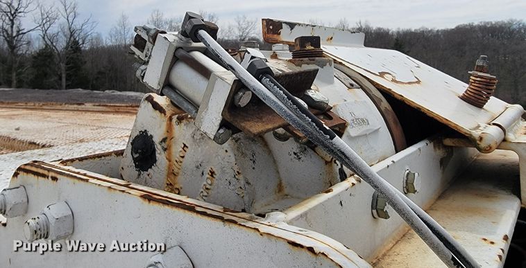 image for item JL9316 2006 Trail-Eze  tilt deck equipment trailer