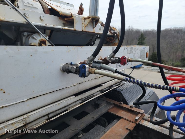 image for item JL9316 2006 Trail-Eze  tilt deck equipment trailer