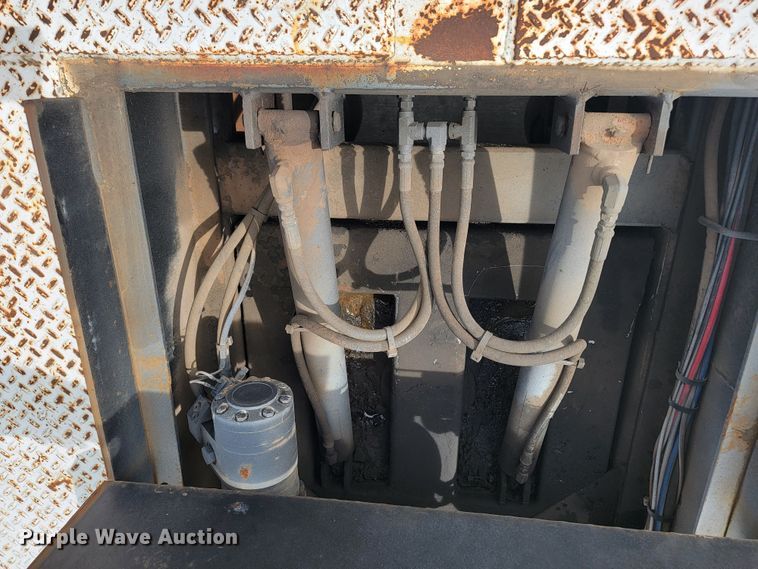 image for item JL9316 2006 Trail-Eze  tilt deck equipment trailer