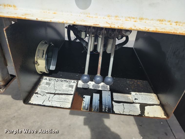 image for item JL9316 2006 Trail-Eze  tilt deck equipment trailer