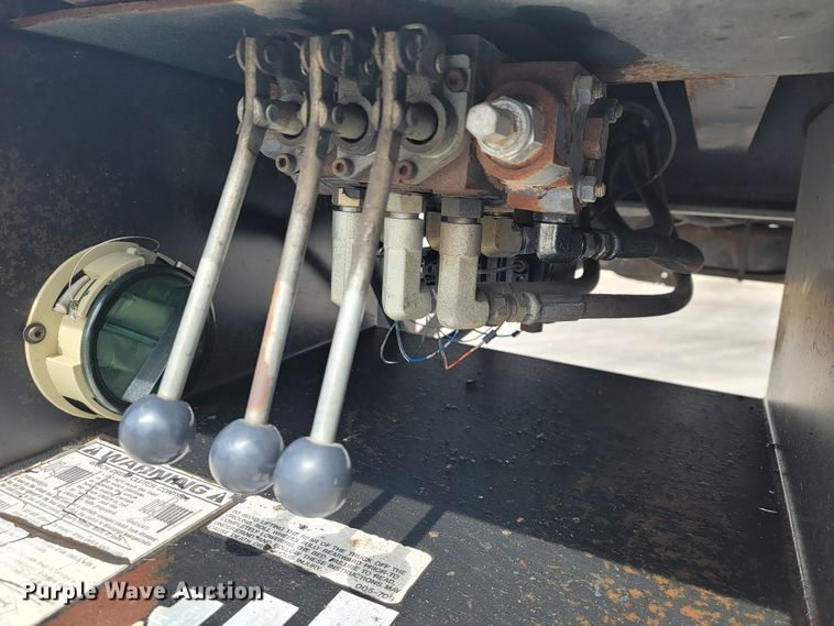 image for item JL9316 2006 Trail-Eze  tilt deck equipment trailer