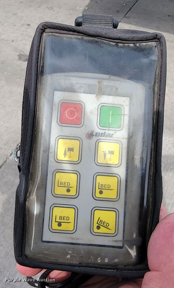 image for item JL9316 2006 Trail-Eze  tilt deck equipment trailer