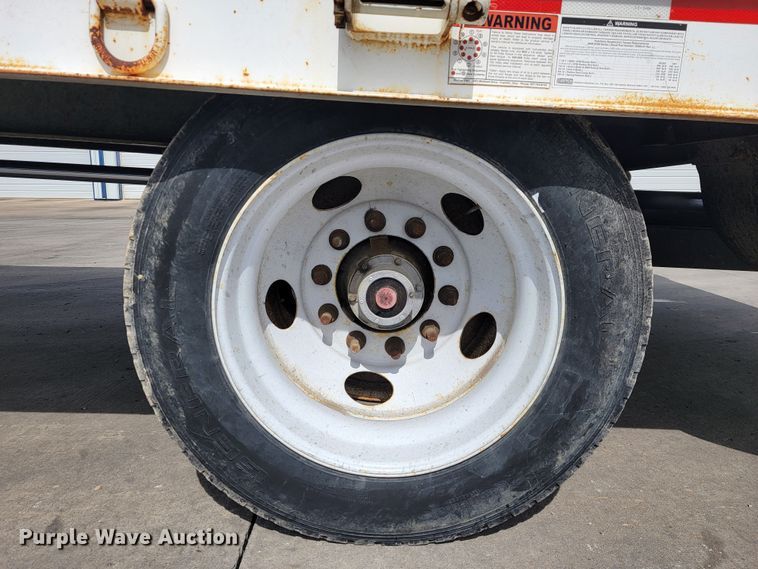 image for item JL9316 2006 Trail-Eze  tilt deck equipment trailer