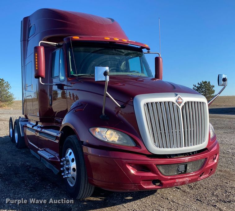 image for item JW9169 2017 International ProStar Plus 122  semi truck