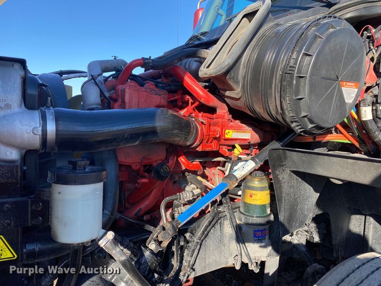 image for item JW9169 2017 International ProStar Plus 122  semi truck