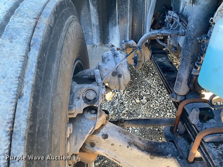 image for item JW9169 2017 International ProStar Plus 122  semi truck