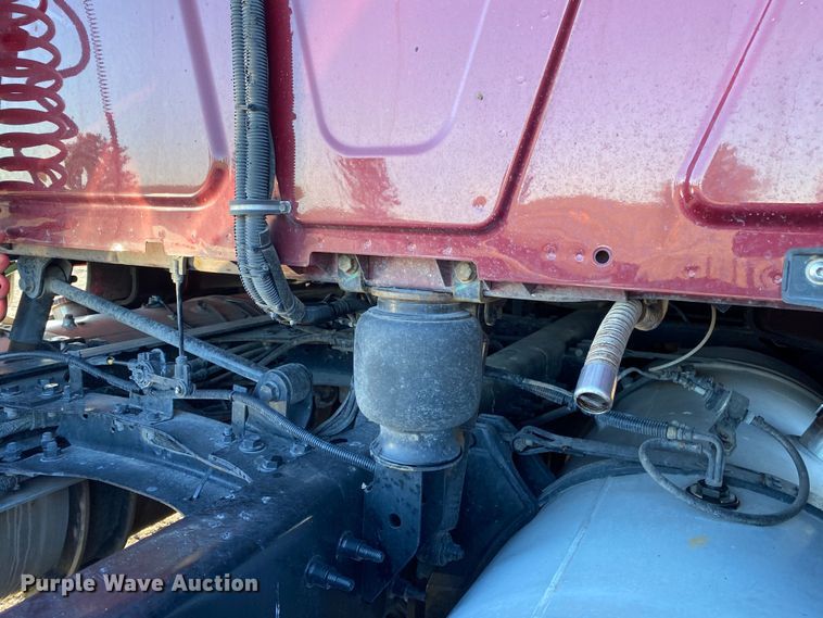 image for item JW9169 2017 International ProStar Plus 122  semi truck