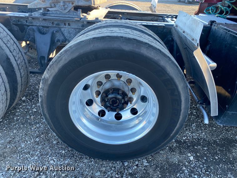 image for item JW9169 2017 International ProStar Plus 122  semi truck