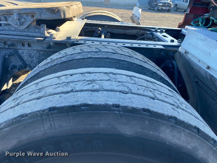 image for item JW9169 2017 International ProStar Plus 122  semi truck